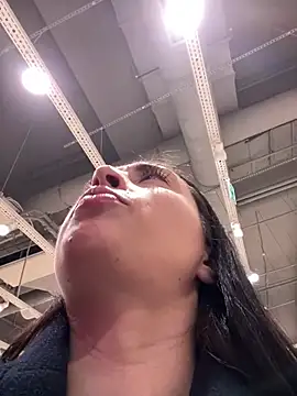 Holly Play online show from 30, 1, 2025