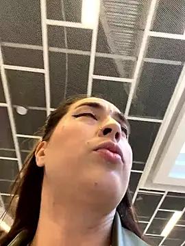 Holly Play online show from 24, 9, 2025