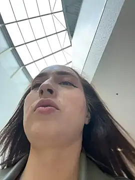 Holly Play online show from 13, 10, 2025