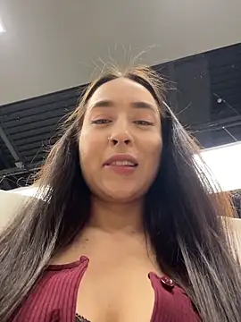 Holly Play online show from 1, 3, 2026