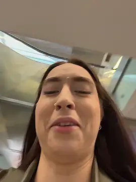 Holly Play online show from 31, 3, 2026