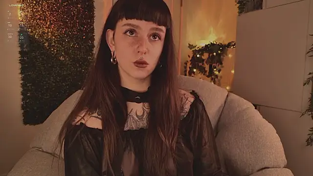 Snapshot of MichaellaMoon chatting on 4, 2, 2026 MichaellaMoon online show from 4, 2, 2026