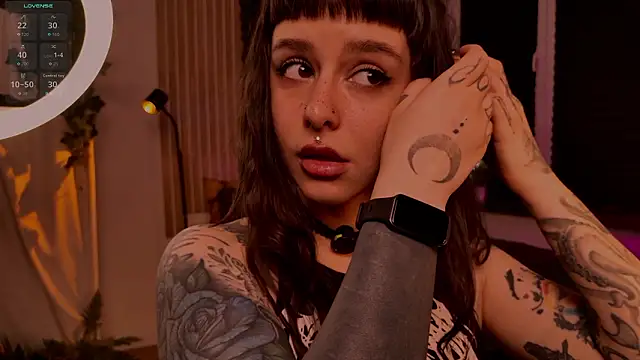 Snapshot of MichaellaMoon chatting on 21, 2, 2026 MichaellaMoon online show from 21, 2, 2026