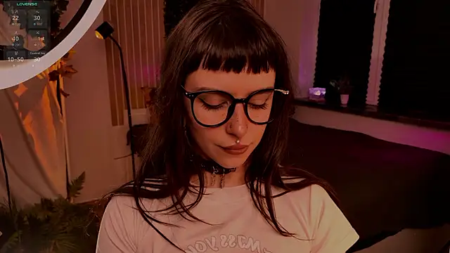 Snapshot of MichaellaMoon chatting on 23, 2, 2026 MichaellaMoon online show from 23, 2, 2026