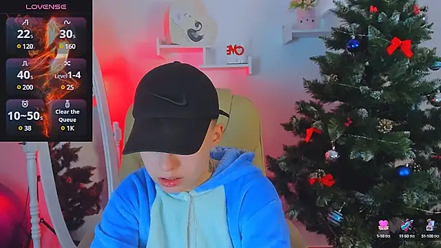 Dolly  Queen  online show from 12, 12, 2024