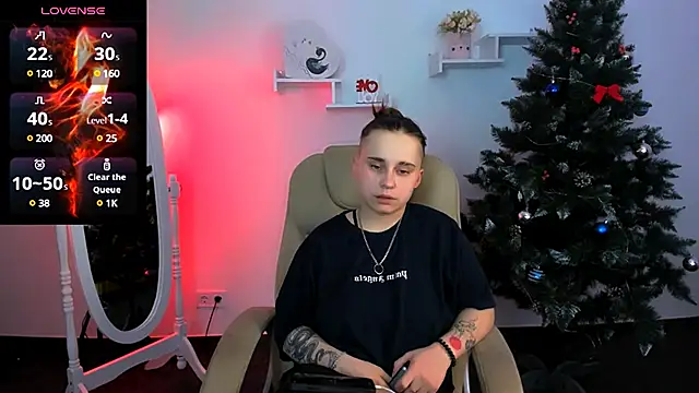 Dolly  Queen  online show from 13, 1, 2025