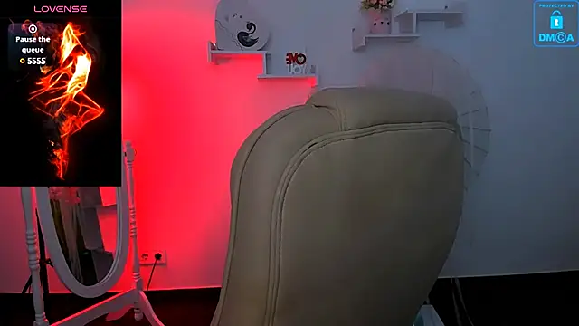 Dolly  Queen  online show from 24, 1, 2025