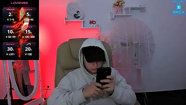 Dolly  Queen  online show from 24, 1, 2025