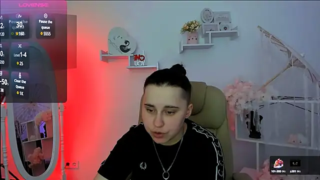 Dolly  Queen  online show from 28, 2, 2025