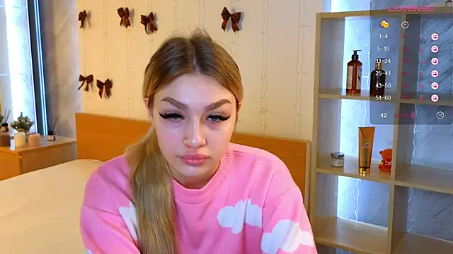 Ella Milla online show from 25, 12, 2024