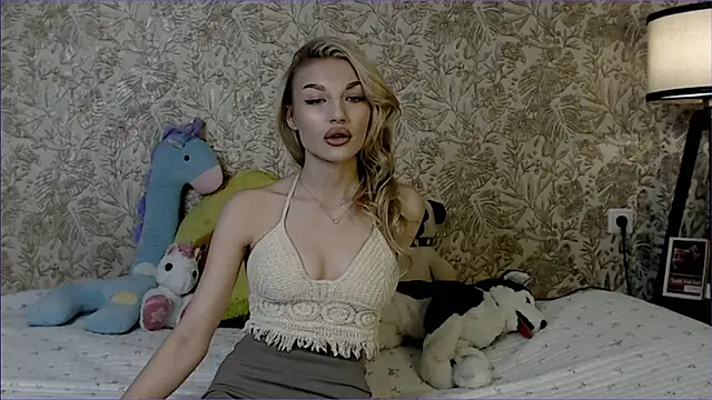 Ella Milla online show from 23, 11, 2025