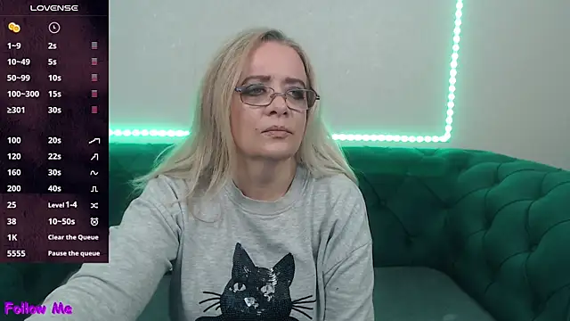 IvanaCharm online show from 5, 10, 2025