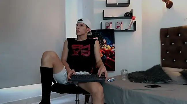 flowers18 online show from 24, 1, 2025