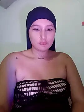 Celeste camila18 online show from 19, 10, 2025