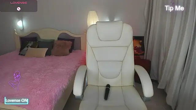 Miss Elia online show from 13, 2, 2025