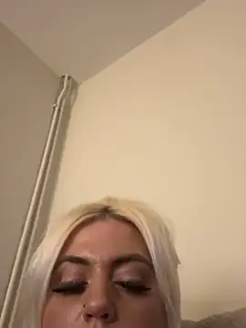 Blondiee3088 online show from 1, 12, 2024