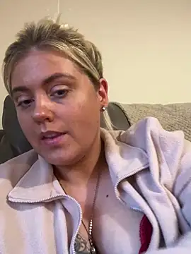 Blondiee3088 online show from 21, 1, 2025