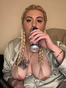 Blondiee3088 online show from 10, 2, 2025