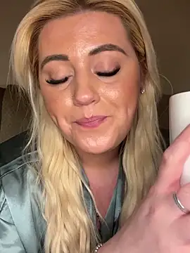 Blondiee3088 online show from 8, 3, 2025