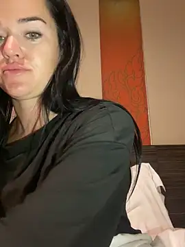 English-Chloe96 online show from 28, 10, 2025