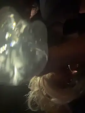 EllaSnow online show from 12, 4, 2026