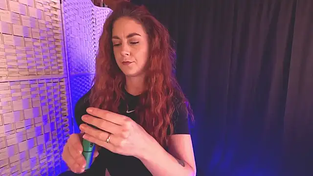 KayleyxEmily online show from 6, 3, 2025