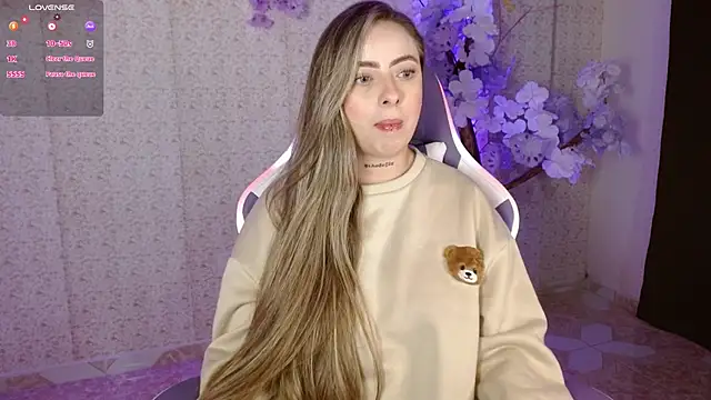 NaomiFox1 online show from 8, 2, 2025