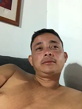 isacalejandroo online show from 2, 1, 2025