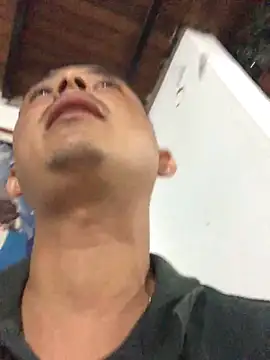 isacalejandroo online show from 5, 1, 2025