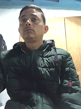 isacalejandroo online show from 10, 1, 2025