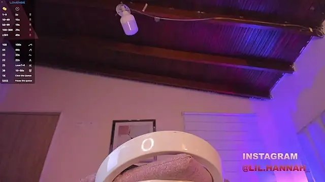 Snapshot of lil_hanna18 chatting on 18, 12, 2024 lil hanna18 online show from 18, 12, 2024