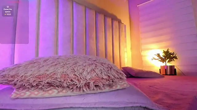 Snapshot of lil_hanna18 chatting on 15, 10, 2025 lil hanna18 online show from 15, 10, 2025