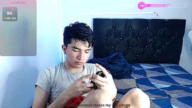 Snapshot of benji_hoter chatting on 29, 1, 2025 benji hoter online show from 29, 1, 2025