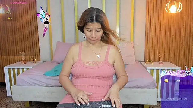 Snapshot of love_mommy chatting on 15, 3, 2025 love mommy online show from 15, 3, 2025