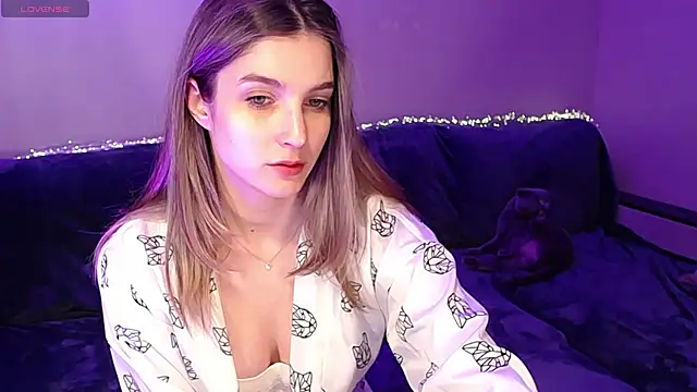 Abigail Wills online show from 8, 4, 2026