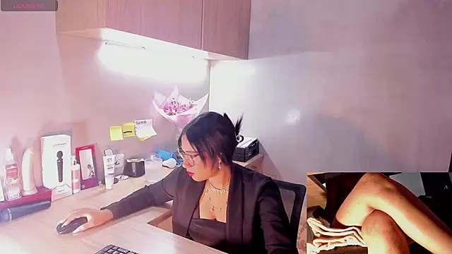 Laurentdupont04 online show from 24, 2, 2025