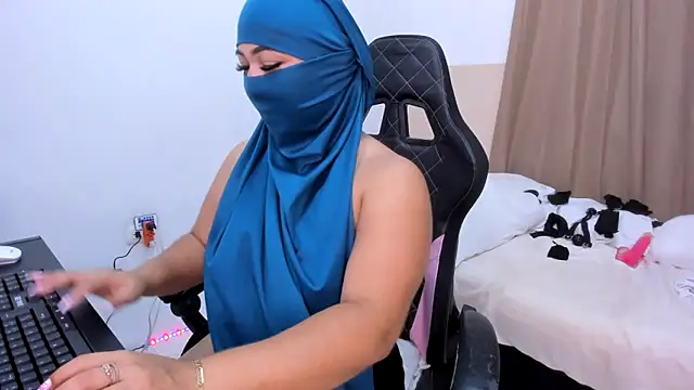 Snapshot of Kendra_Kait chatting on 8, 3, 2025 Kendra Kait online show from 8, 3, 2025