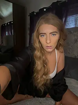 Summer Paige online show from 15, 3, 2025