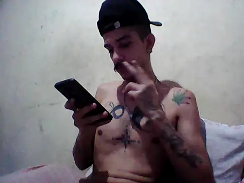 Snapshot of gatobranco001 chatting on 10, 3, 2025 gatobranco001 online show from 10, 3, 2025