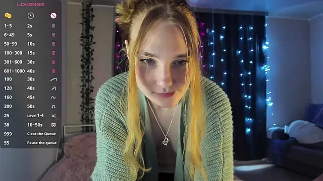 ReddHotPipper online show from 4, 2, 2025