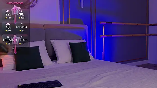 Snapshot of Smiley_Mia chatting on 2, 2, 2025 Smiley Mia online show from 2, 2, 2025