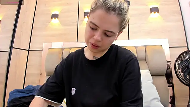 dorothy vegga online show from 20, 12, 2025