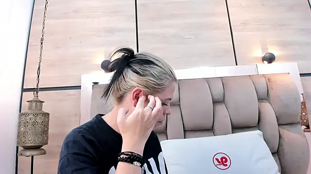 dorothy vegga online show from 7, 4, 2026