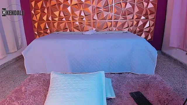 keendaall online show from 5, 1, 2025