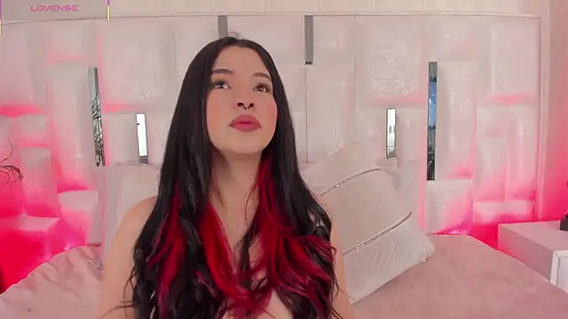 im nika  online show from 4, 12, 2025