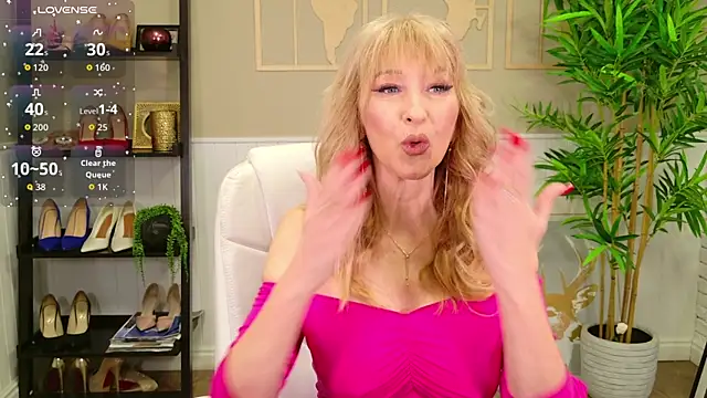 LadyLeea online show from 6, 4, 2026