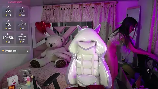 Mia Fischer online show from 25, 2, 2025