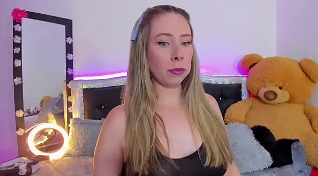 JanneKim online show from 5, 1, 2025