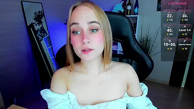 LianaBright online show from 5, 10, 2025