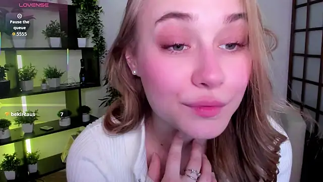 LianaBright online show from 5, 3, 2026